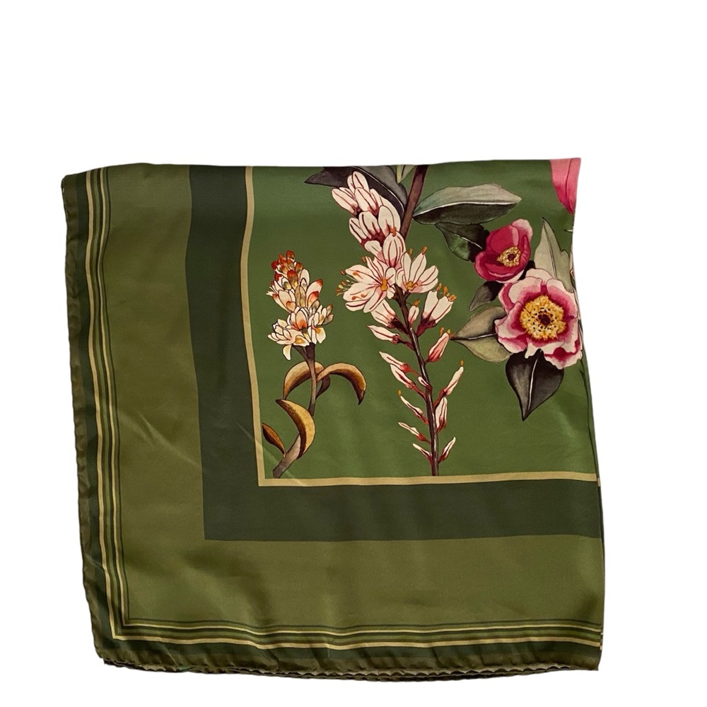 IBERDROLA SCARF LARGE SILK SQUARE GREEN PINK WHITE FLORAL - Picture 2 of 9